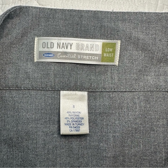 Vintage Y2K Old Navy Low Rise Mini Skirt. Fall 2004 Collection. Size 8. Gray. - Picture 4 of 7